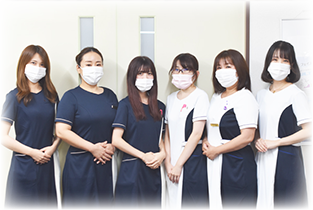 お肌のお悩みに関しては私たちにお気軽にご相談ください。